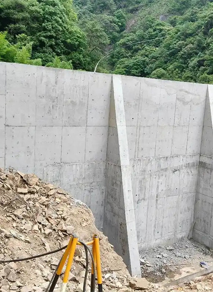 长治潞城重力式挡土墙